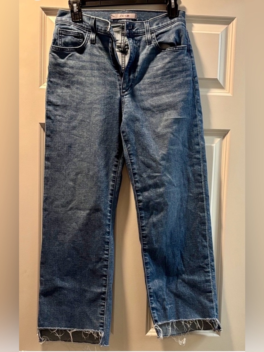 Joe's Jeans High-Rise Hae fray high low hem, Cropped